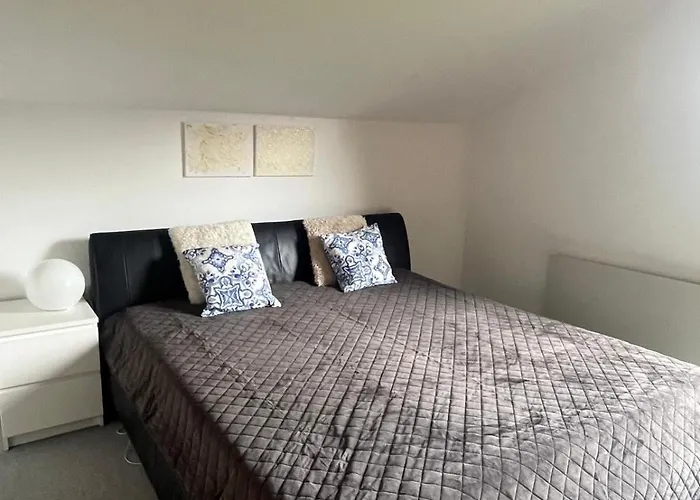 Attersee Haus Mit Privatem Badeplatz Und Steg Fuer 8 Gaeste