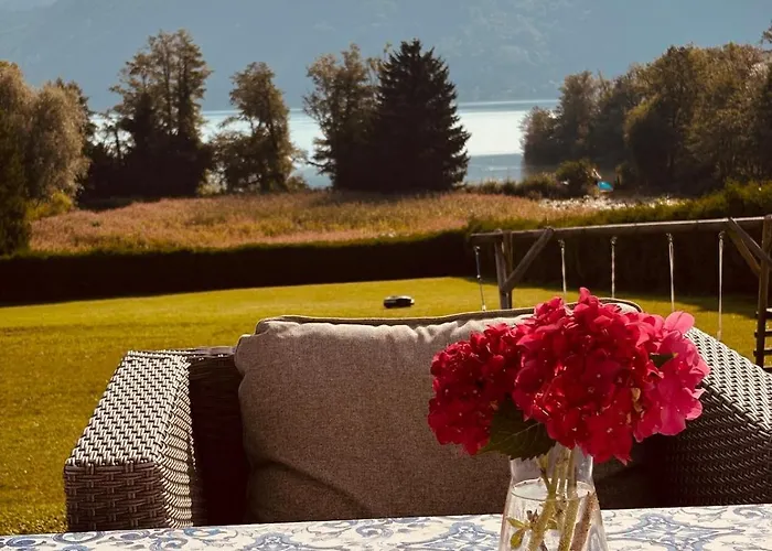 Exklusives Mit Privatem Badeplatz Direkt Am Attersee - 8 Gaeste